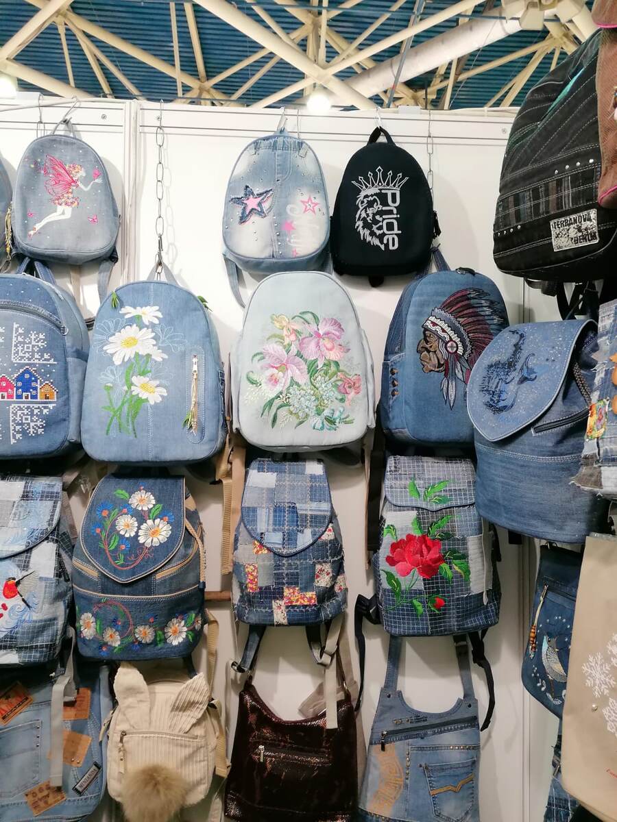 изделия народных художественных промыслов и ремесленников. Фото автора Шумской О.Н.
Листайте фото влево