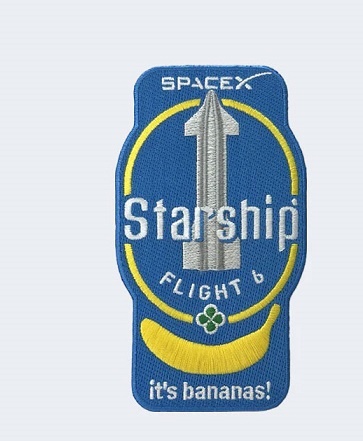 Нашивка шестого испытательного полета системы Starship. Является пародией на этикетку американского производителя бананов Chiquita.