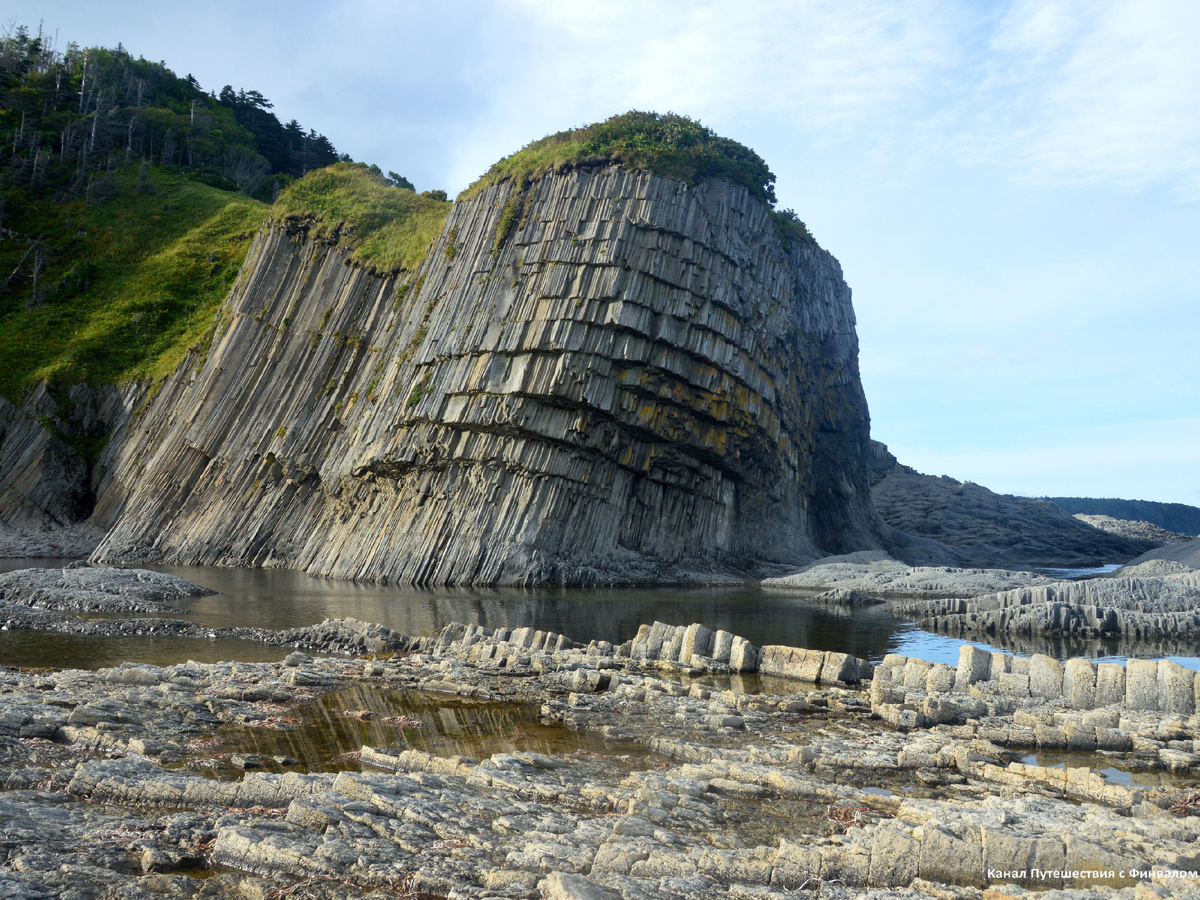 Кунашир. Мыс Столбчатый Листайте галерею