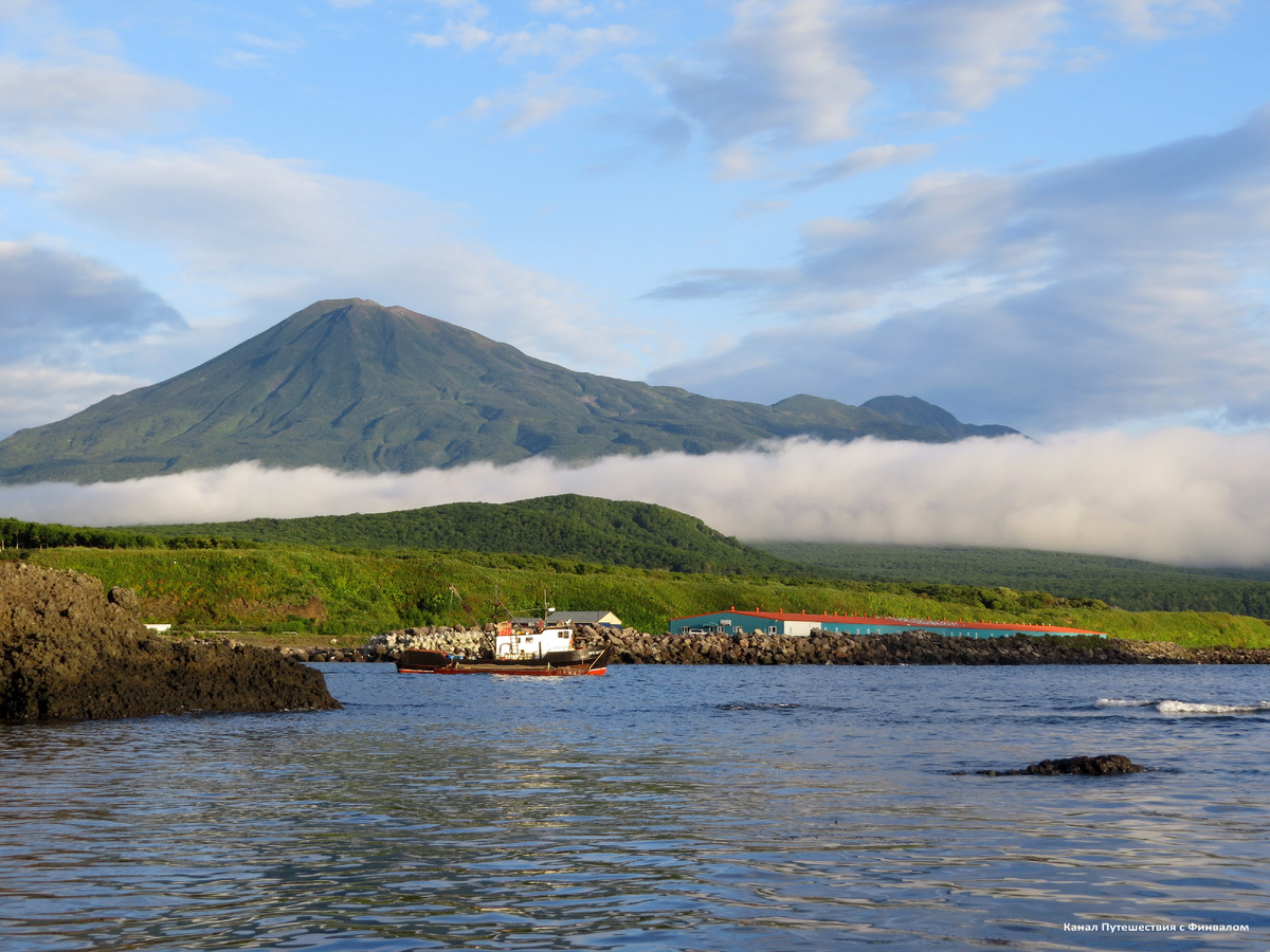 Итуруп. Бухта Оля. Рыбаки идут на промысел.