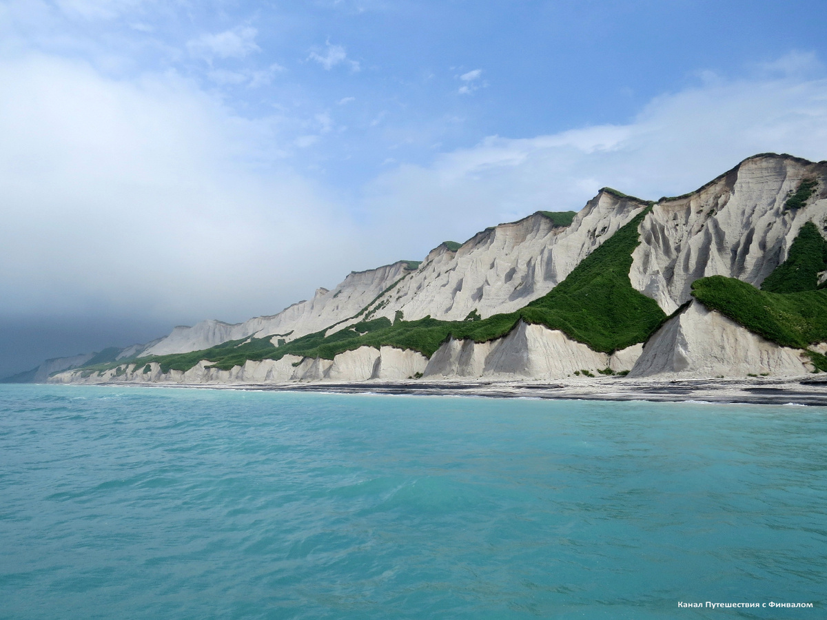 Итуруп. Белые скалы.
