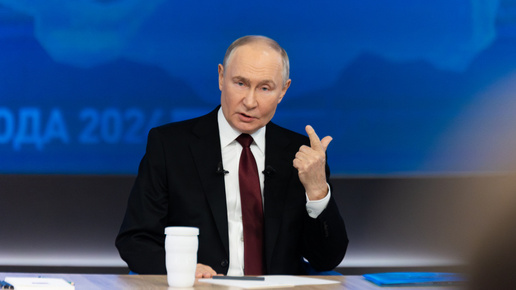 Порно: ауыздарына сперманы құйып жатқан тобыр