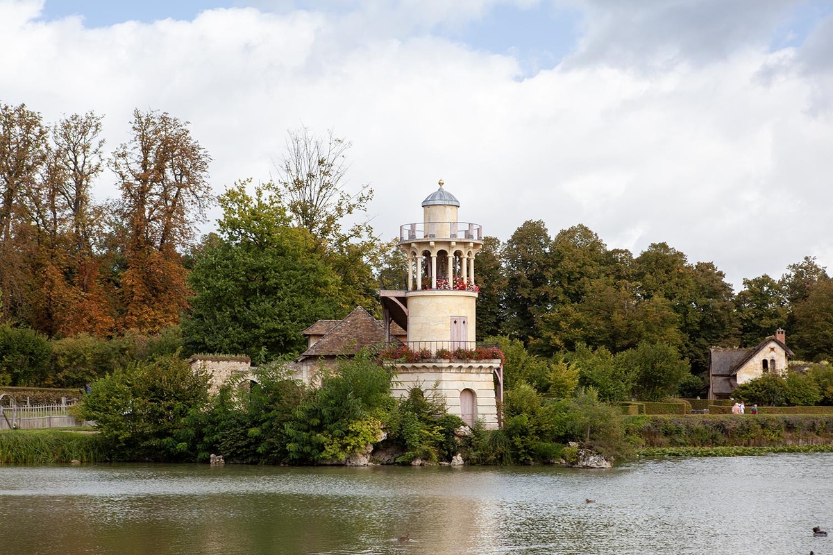 Деревня Марии-Антуанетты в Версальском парке. Фото Юлии Кравченко.