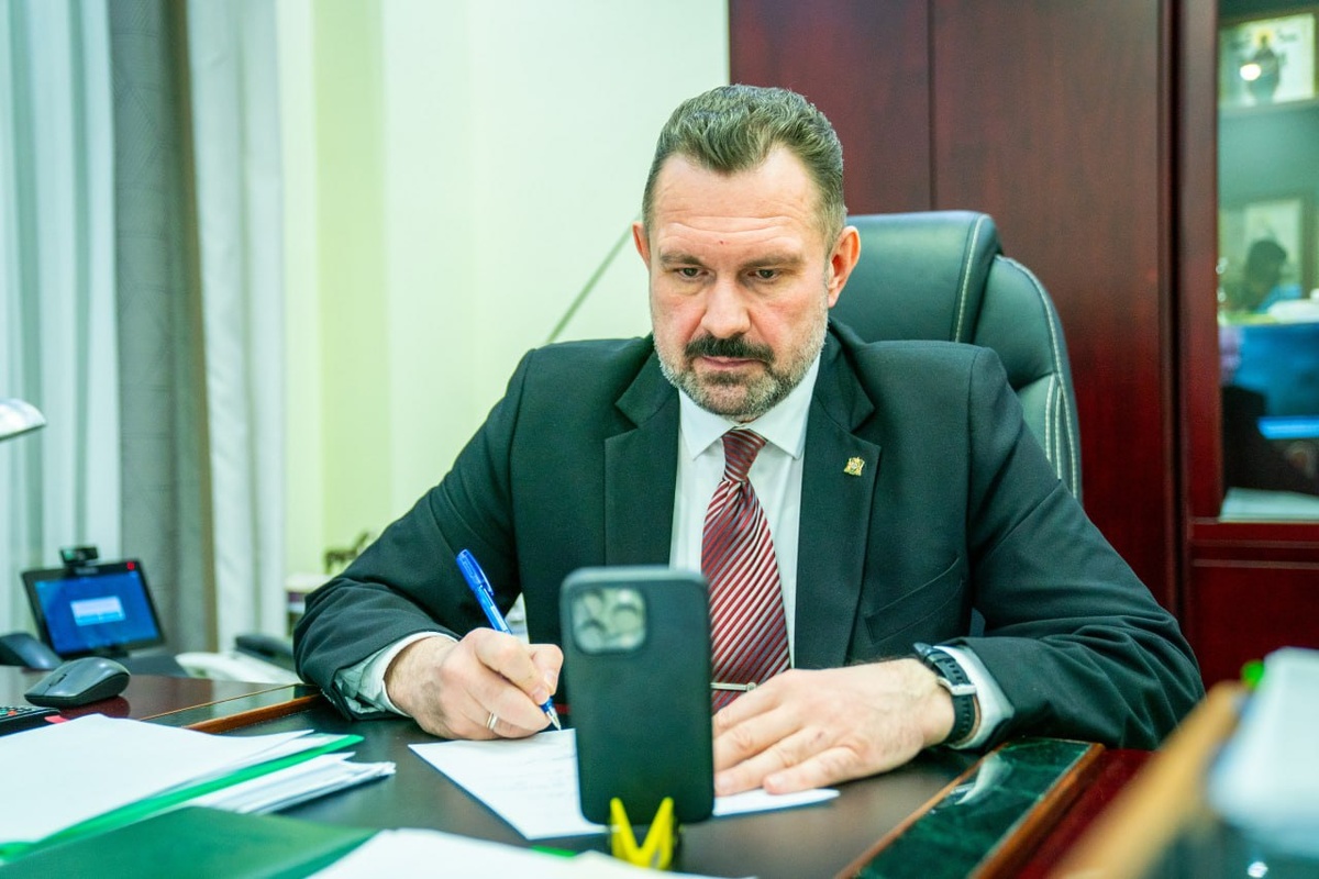    С жительницей Сургута, задавшей вопрос президенту, связался замгубернатора Югры