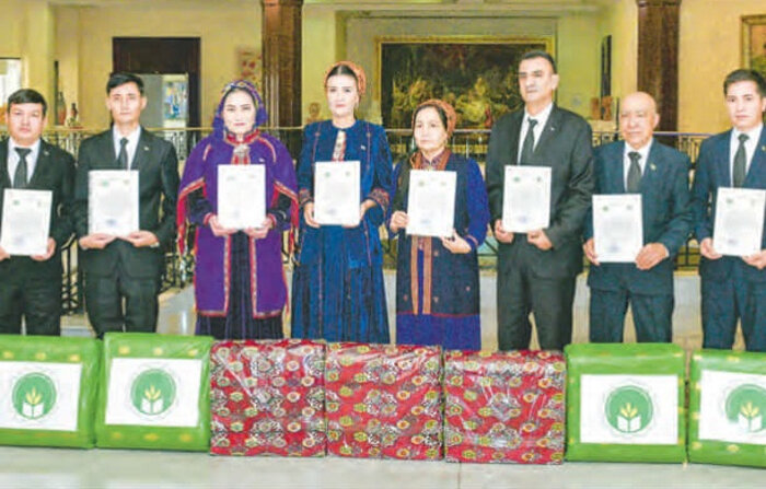 Источник фото: газета «Нейтральный Туркменистан»