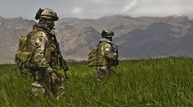    Afghan National Army (ANA) Commandos with the 207th Kandak are on a routine patrol on April 12 2009 in Gulistan district Farah province.(CJSOTF-A photo by Spc. Joseph A. Wilson.) Василий Соколов