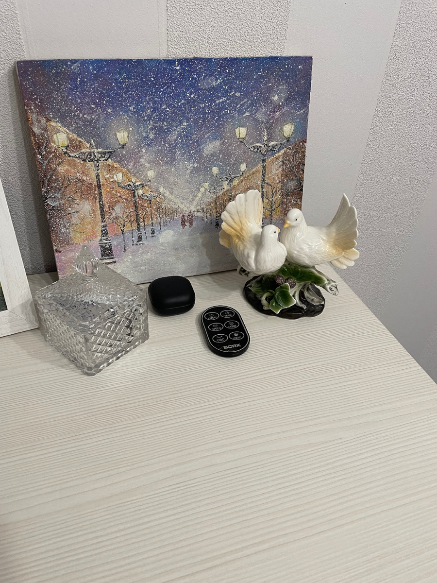 Организация хранения таблеток на комоде