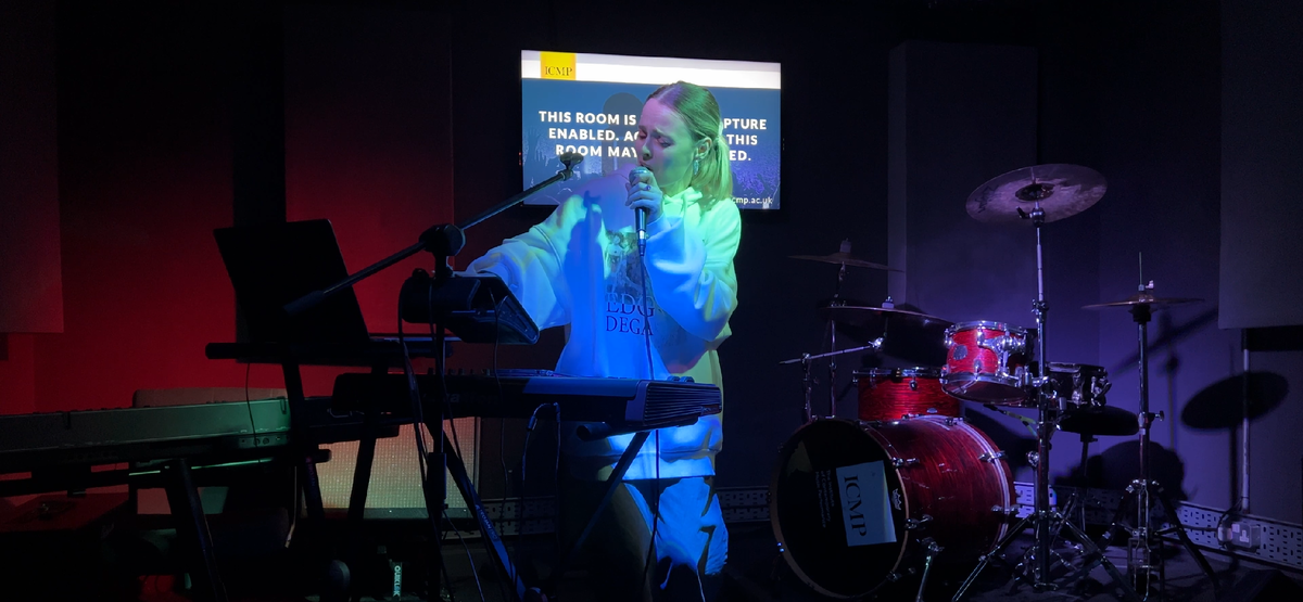 Julia Kantonistova. Авторский электронный проект. Лондон, Москва