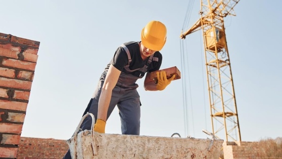    Нехватка кадров в строительной отрасли России ориентировочно составляет до 400 тыс. человек Андрей Галкин