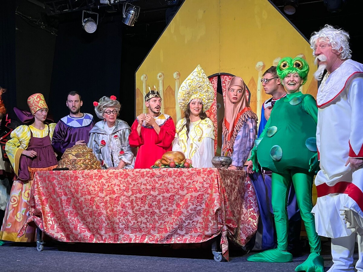 «Версия»   играет «Царевну-лягушку» 