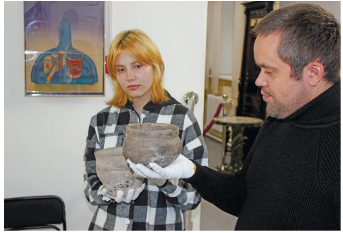 Рис. 1. Процесс подготовки выставки. Октябрь 2023 г.