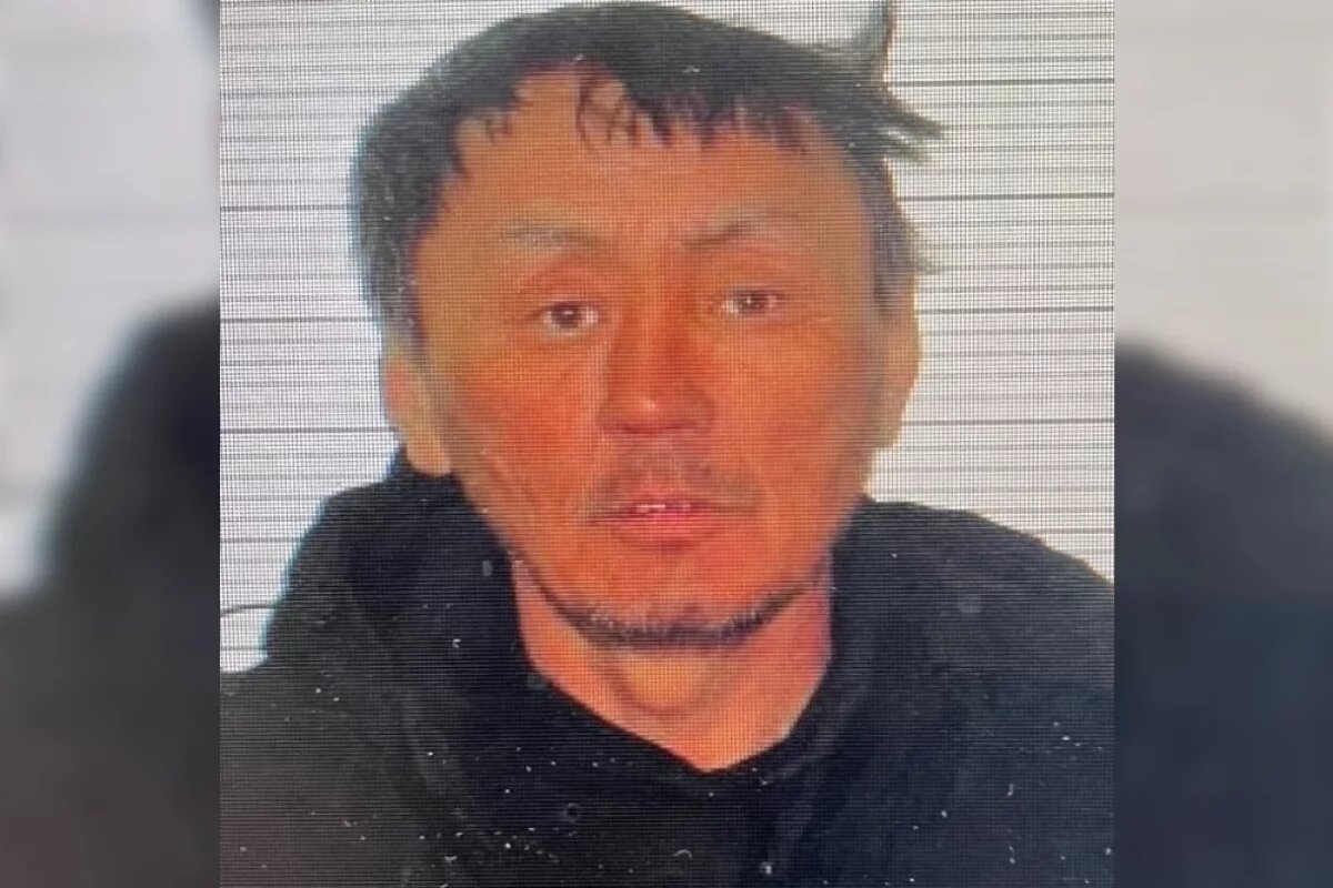    Среди особых примет – татуировка «КЛЕН» на руке.