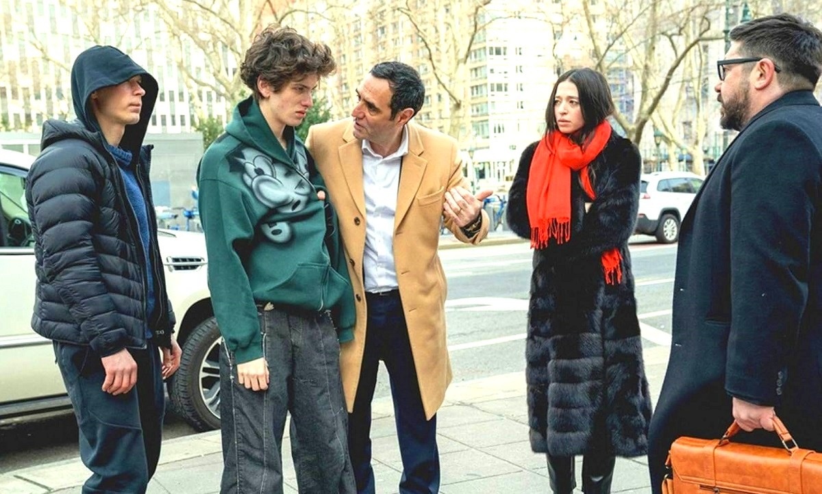 Узнали Колю Герасимова (Марк Эйдельштейн) из "Сто лет тому вперёд"? А он тут есть! 