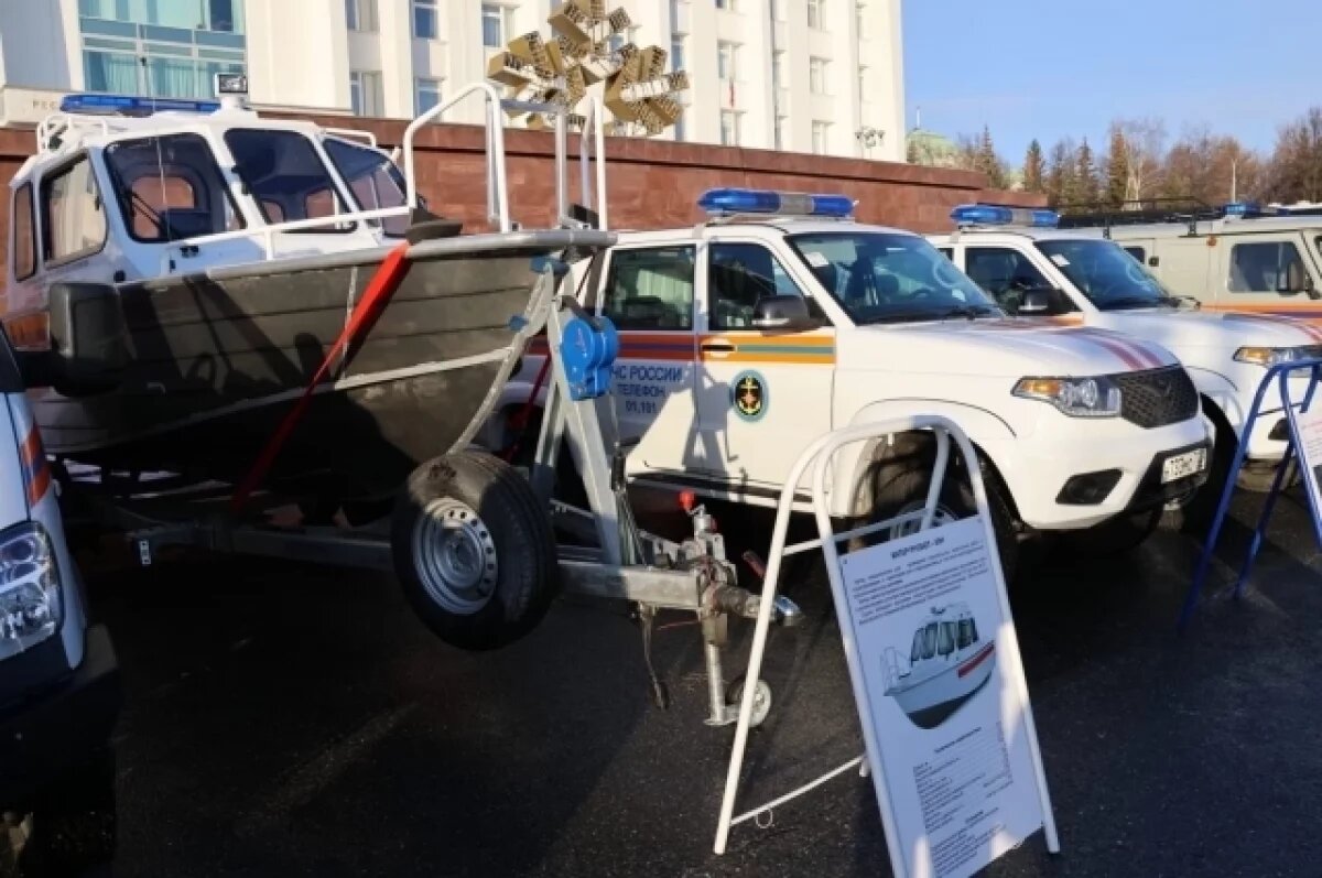    МЧС Башкирии получило новую пожарную и вспомогательную технику