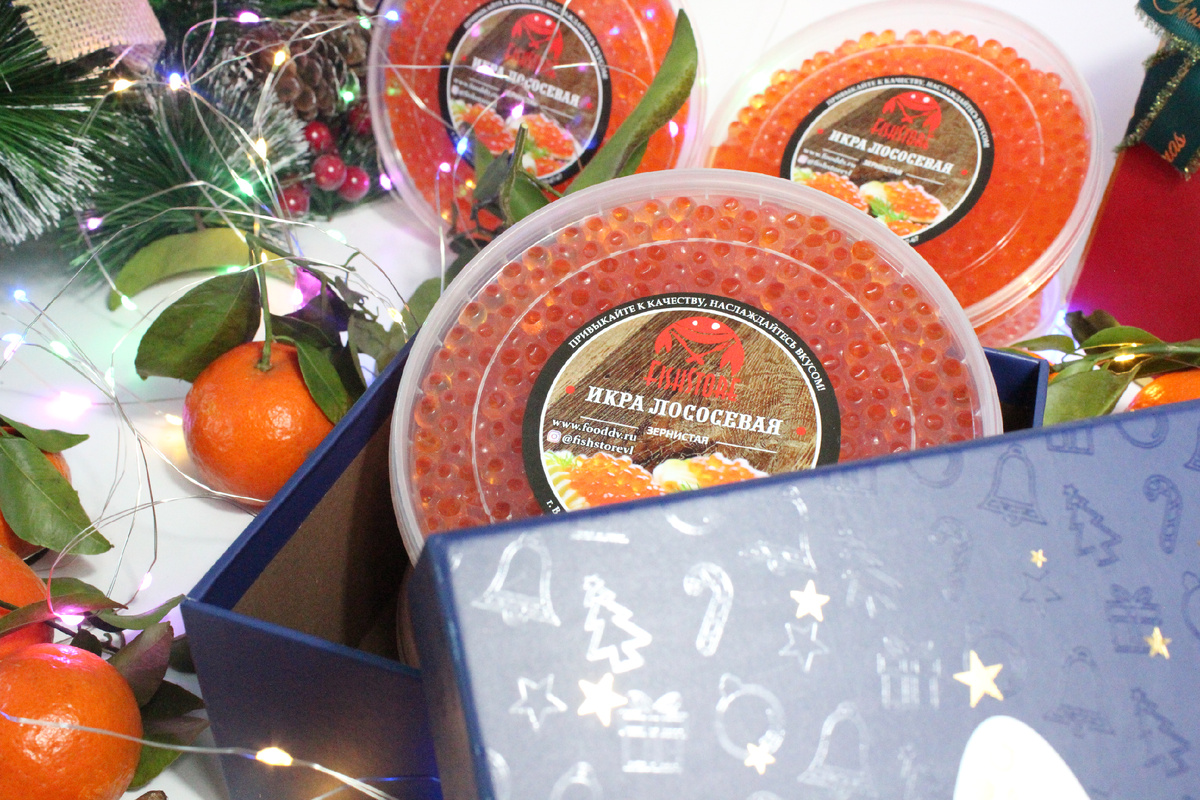 Красная икра в магазине морепродуктов Fishstore