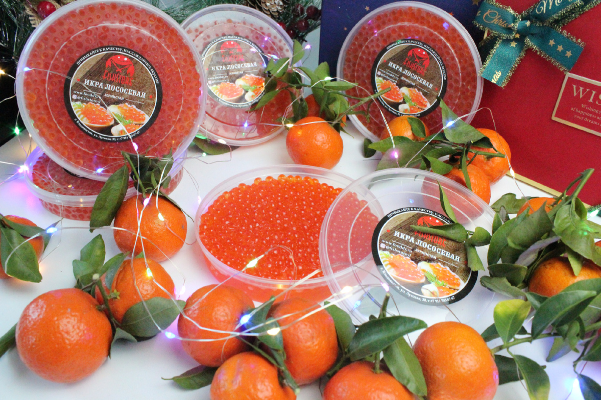 Красная икра в магазине морепродуктов Fishstore