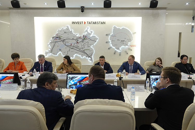    В АИР РТ проходил уже 16-й в 2024 году муниципальный час. На этот раз «в гости» позвали Набережные Челны.   
Фото предоставлено АИР РТ