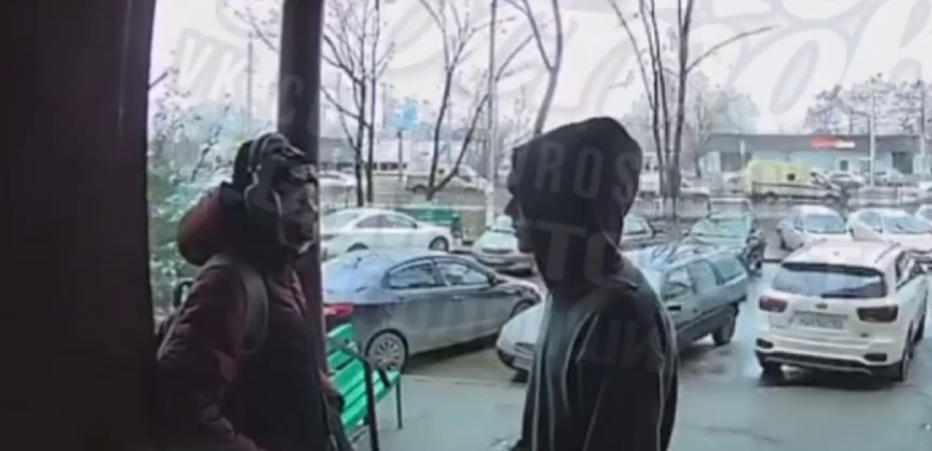 Парень дал отпор