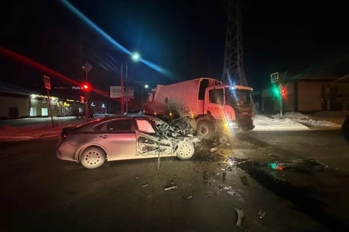    Грузовик столкнулся с Kia на перекрестке Шевченко и Енисейской в Томске
