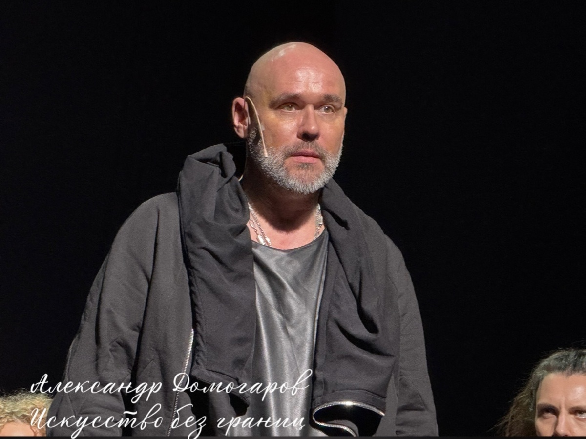 Фото Людмилы Крикун. Фрагмент репетиции спектакля «Роман». Максим Аверин. Театр Армии.