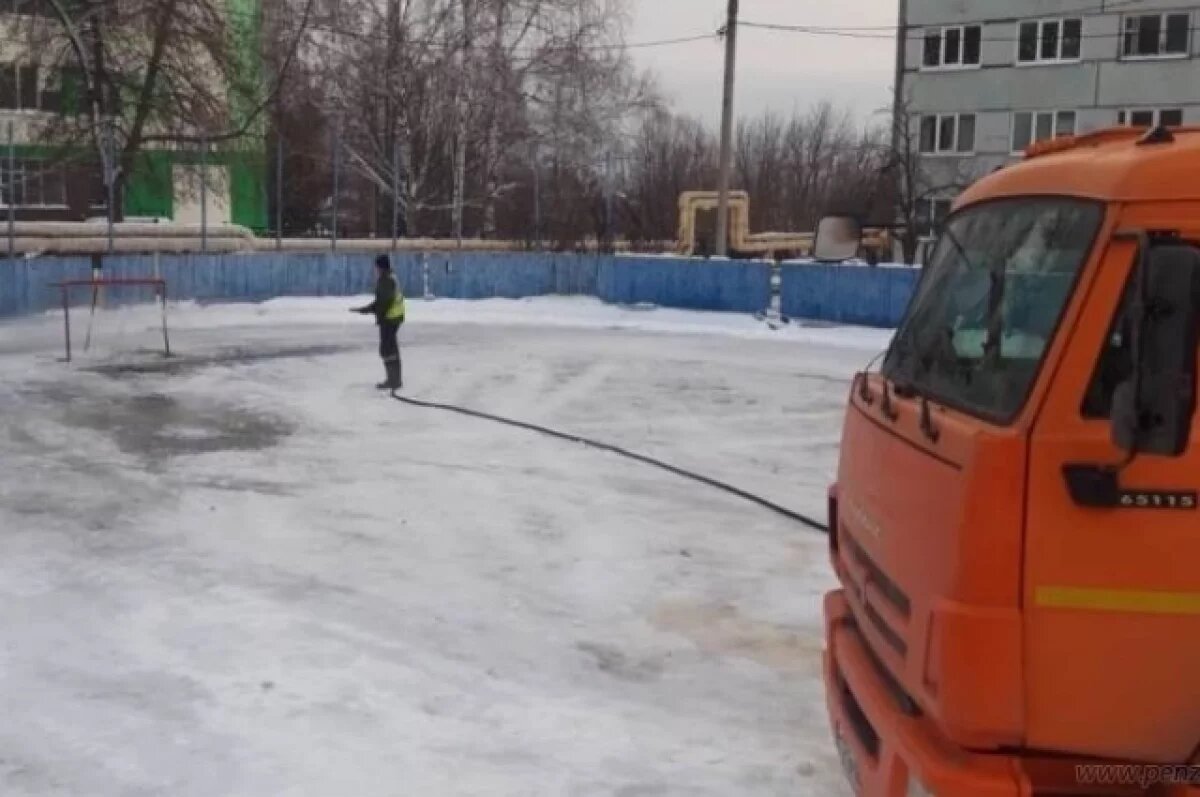    Более 30 хоккейных площадок планируют залить в Пензе