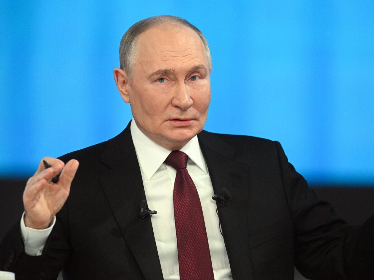    Президент России Владимир Путин проводит специальную программу "Итоги года с Владимиром Путиным" в Гостином дворе© РИА Новости / Рамиль Ситдиков