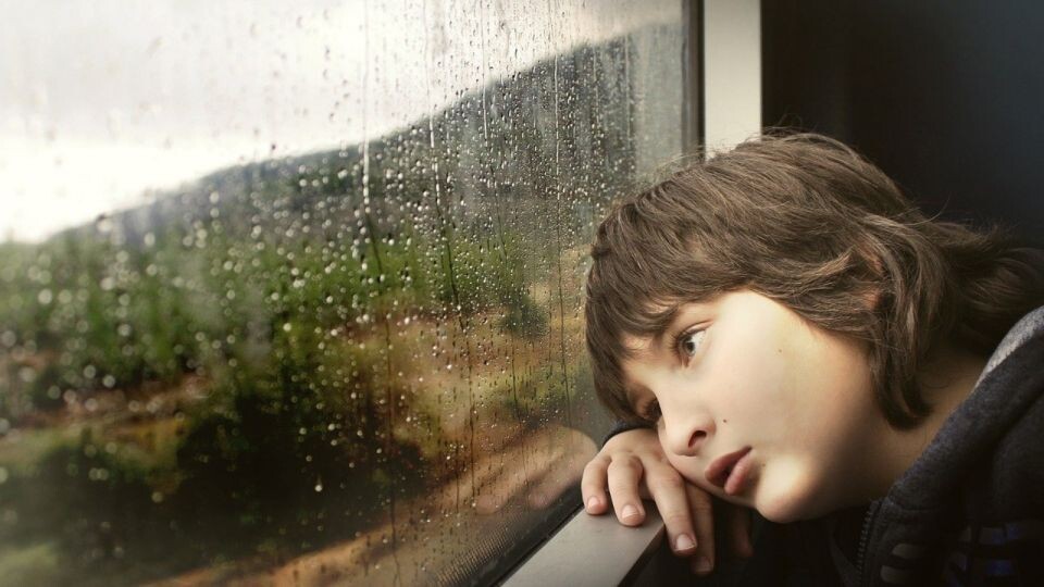    Дети. Грусть. Подростки. Источник: pixabay.com
