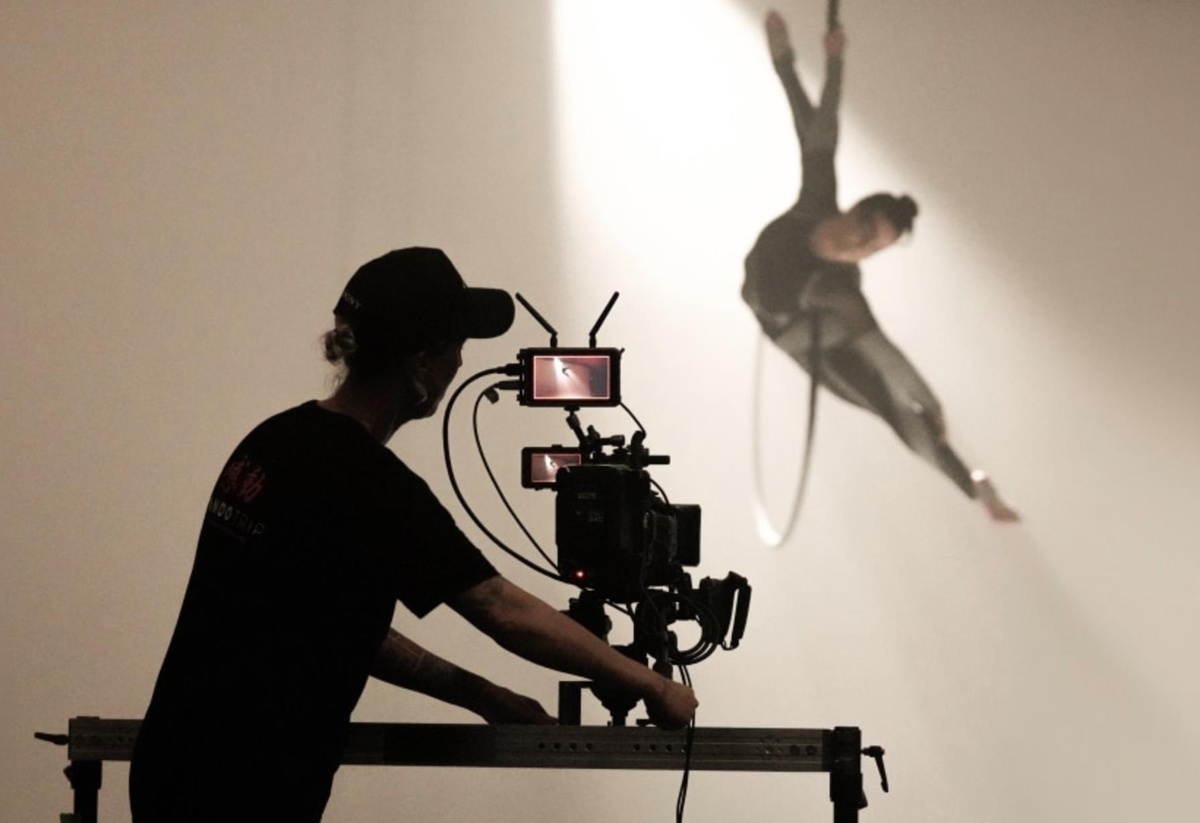    Особенно важен большой размер монитора, если вы снимаете с ручным фокусом. Например, если говорить про фото, это макрофотография, предметка, фуд-фото / Фото: atomos.com