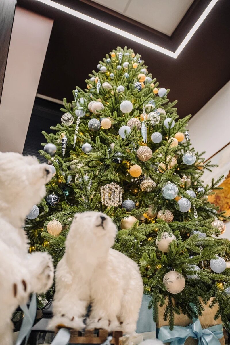 Выполнено декораторами Me Decor