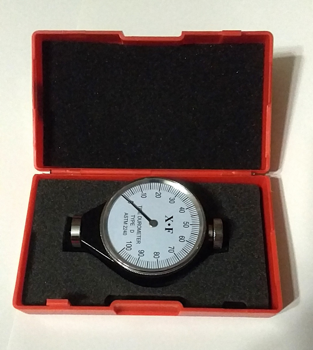  Комплектация аналогового дюрометра.