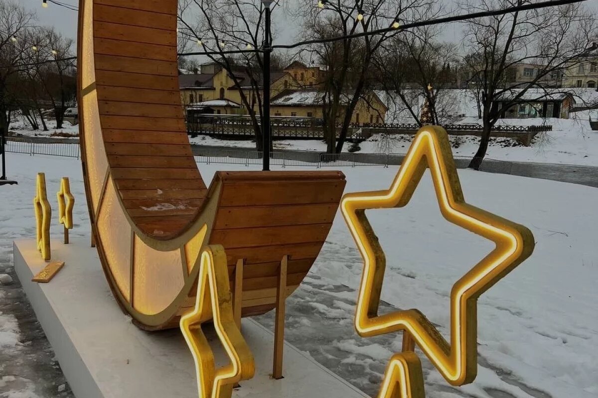    Новогодний парк световых фигур «Сказочный лес» открывается в Пскове
