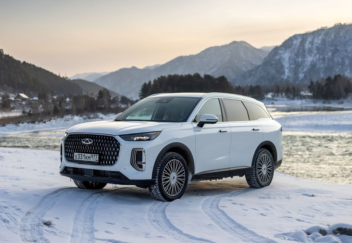 Продажи нового Chery Tiggo 9 стартовали 16 декабря. Двигатель, коробка и тип привода — фиксированные. Выбирать придется только комплектацию. Фото: Chery
