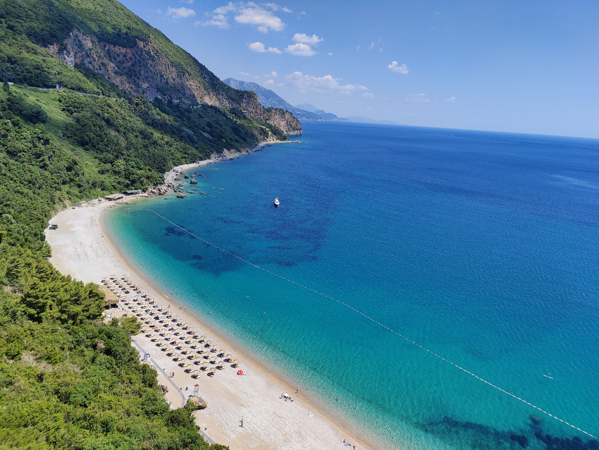 18 июня 2022, пока еще немного пустынные пляжи Черногорского побережья