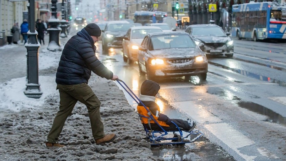   Пешеходы на Невском проспекте Автор фото: Ермохин Сергей