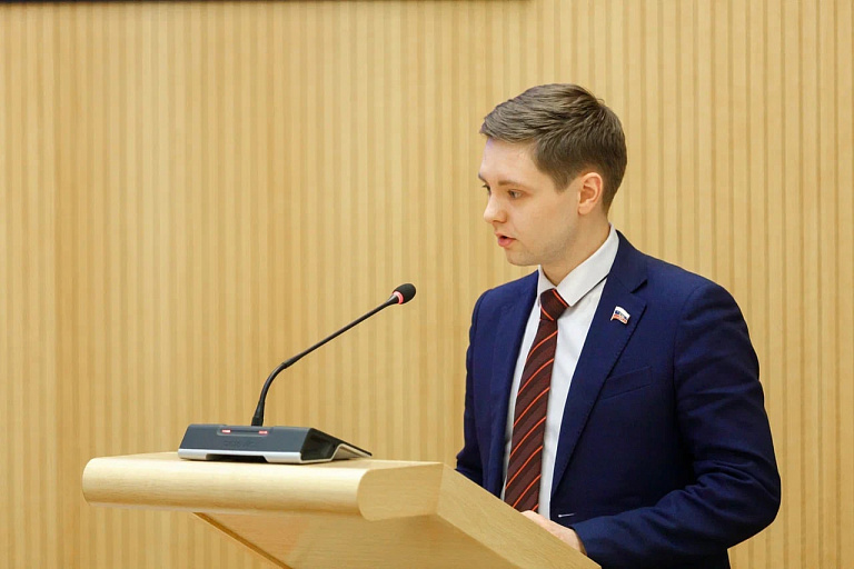    Губернатор Югры поздравил Молодежный парламент региона с 20-летием