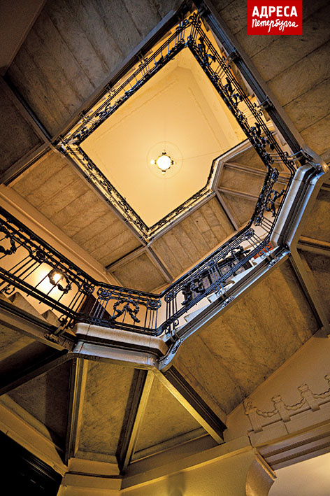 Лестница в северном крыле дома Лидвалей. Фотографии Константина Котова