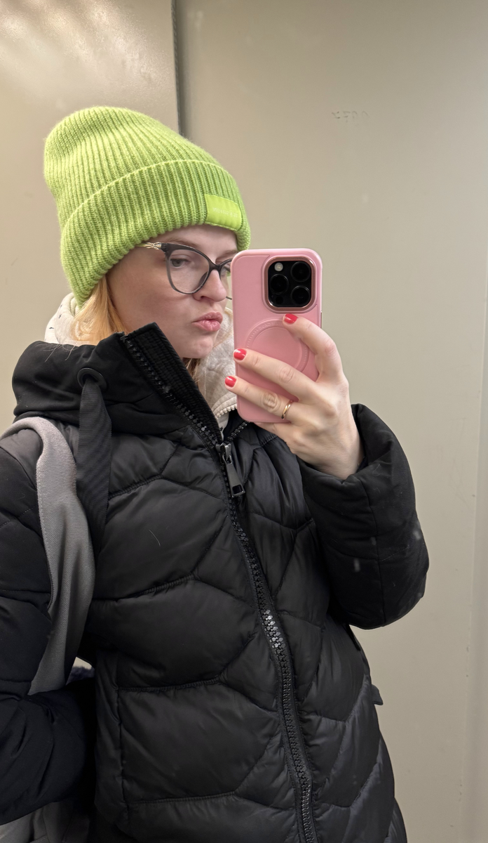 Специально для вас примерила шапку своего супруга