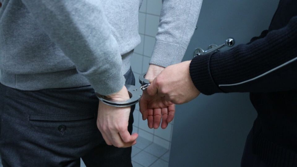    Наручники. Задержание. Источник: pixabay.com