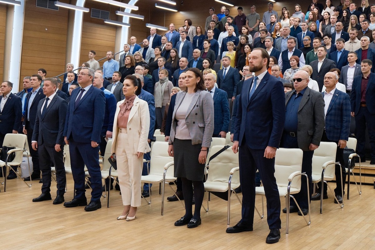    Елена Майер рассказала о масштабах строительства спортивных объектов в Югре