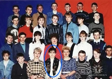 1995, год создания студии "Street Dance2" в городе Советская-Гавань. Девочке 15 лет.