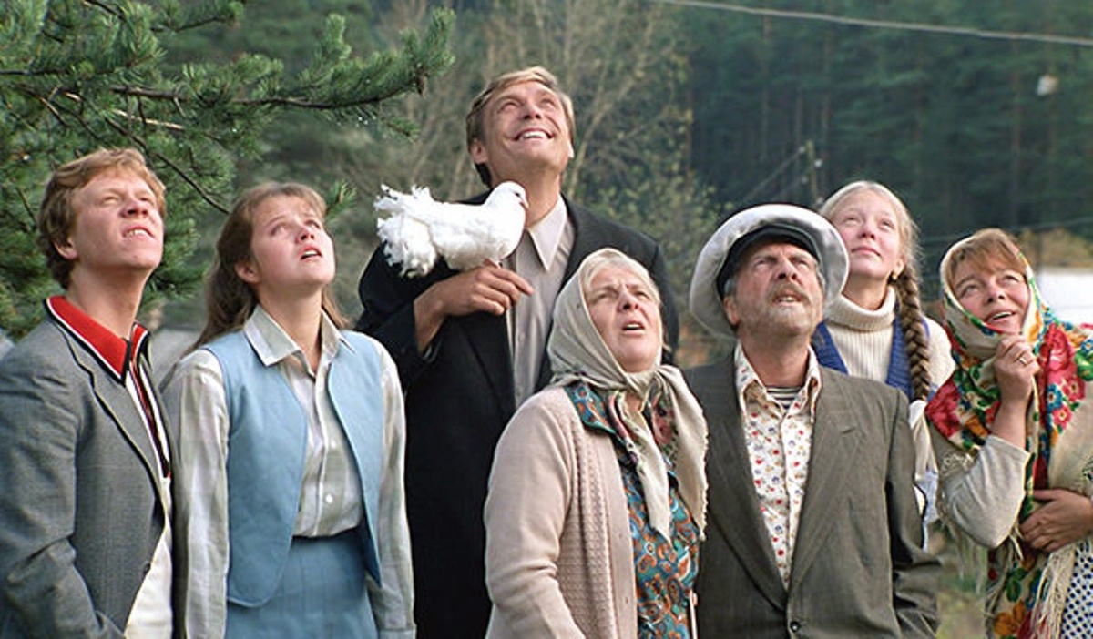    Фото: кадр из фильма "Любовь и голуби"