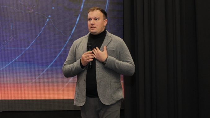 Гость мероприятия – военный блогер Михаил Звинчук. 