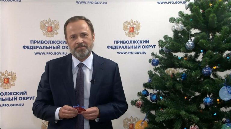    Елка желаний. Игорь Комаров исполнит детские мечты Марина Шарт