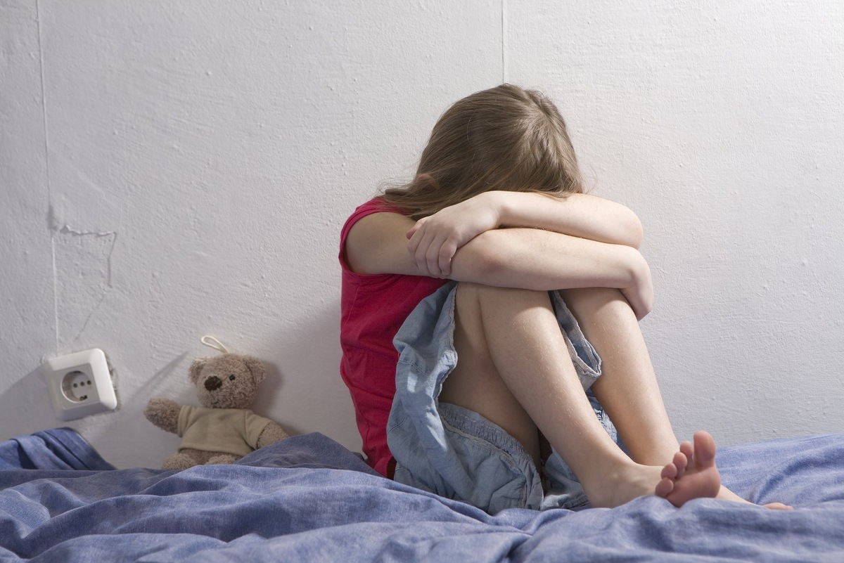 Средний возраст, в котором современные дети пробуют алкоголь, составляет 10 лет