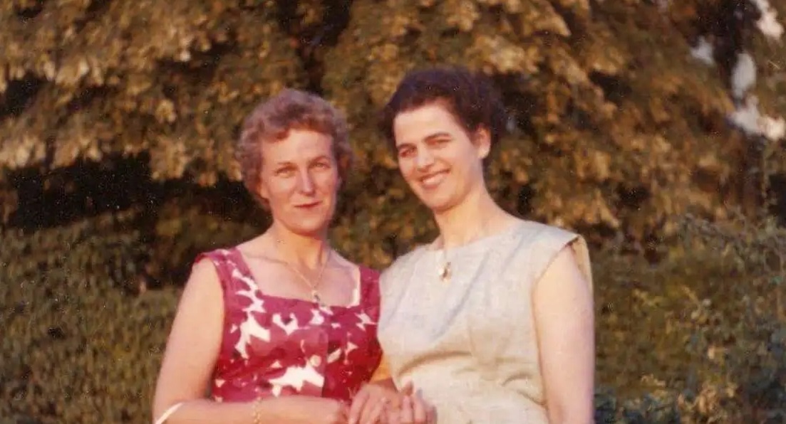 Гермина Райан (слева) с подругой. Ну разве можно что-то плохое подумать о ней?