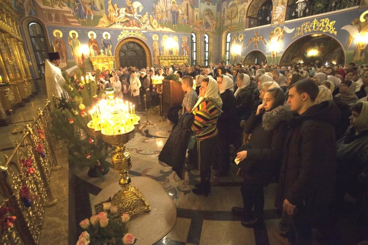    В 11 городских храмах установят металлодетекторные рамки.