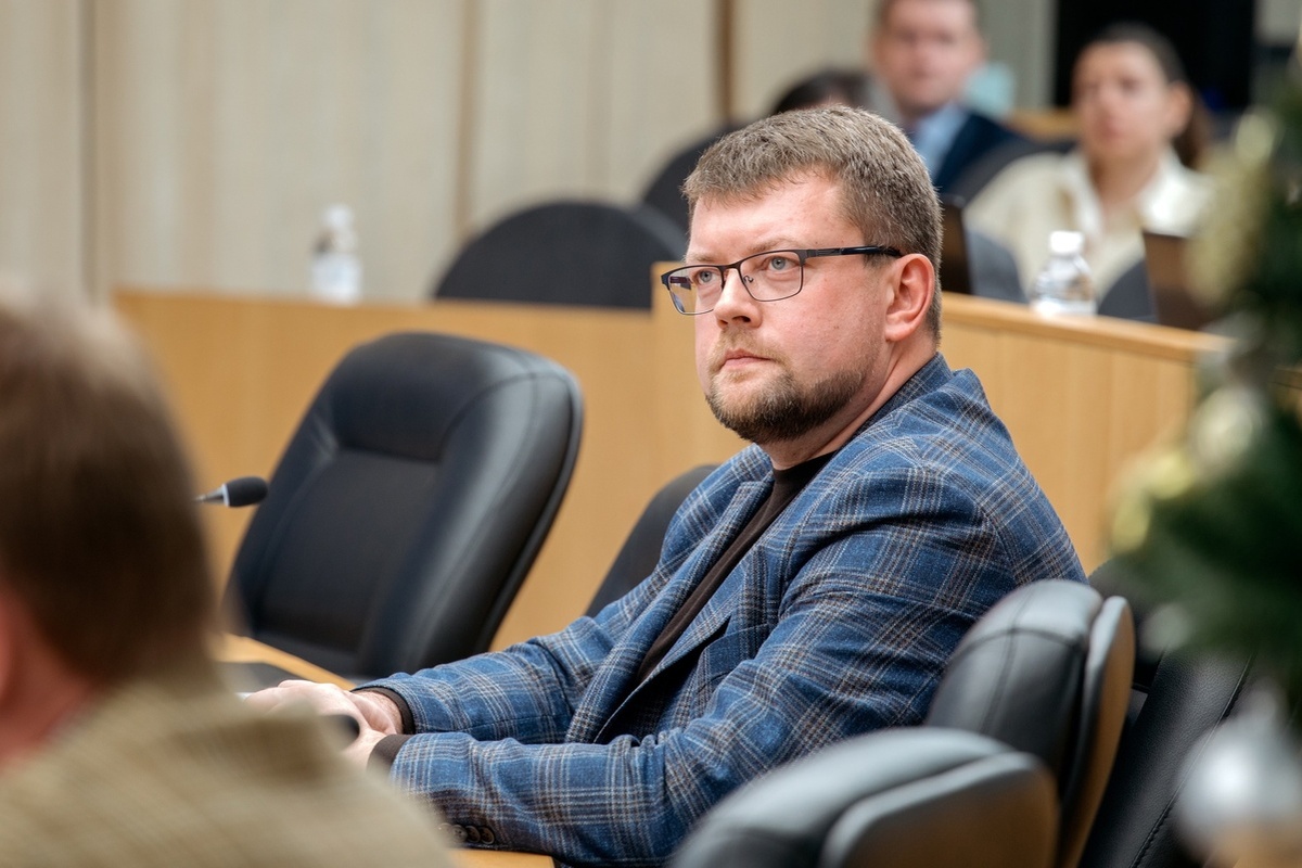    Депутат Андрей Саликов покинул думу Сургута