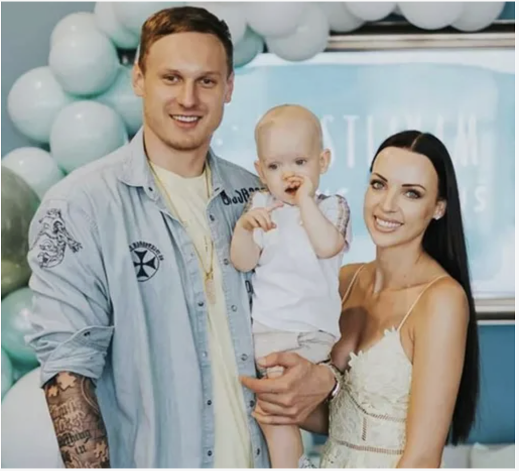 Янис с сыном и Санной