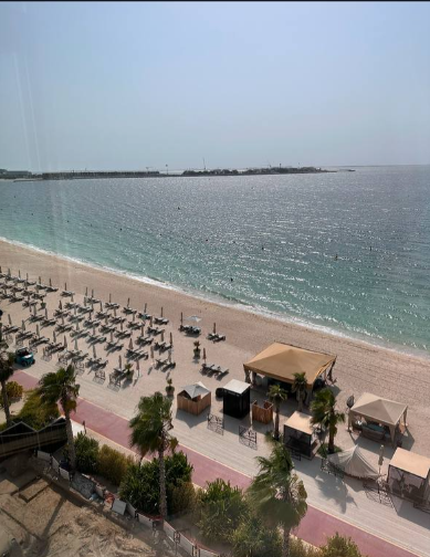 Пляж из окна номера.