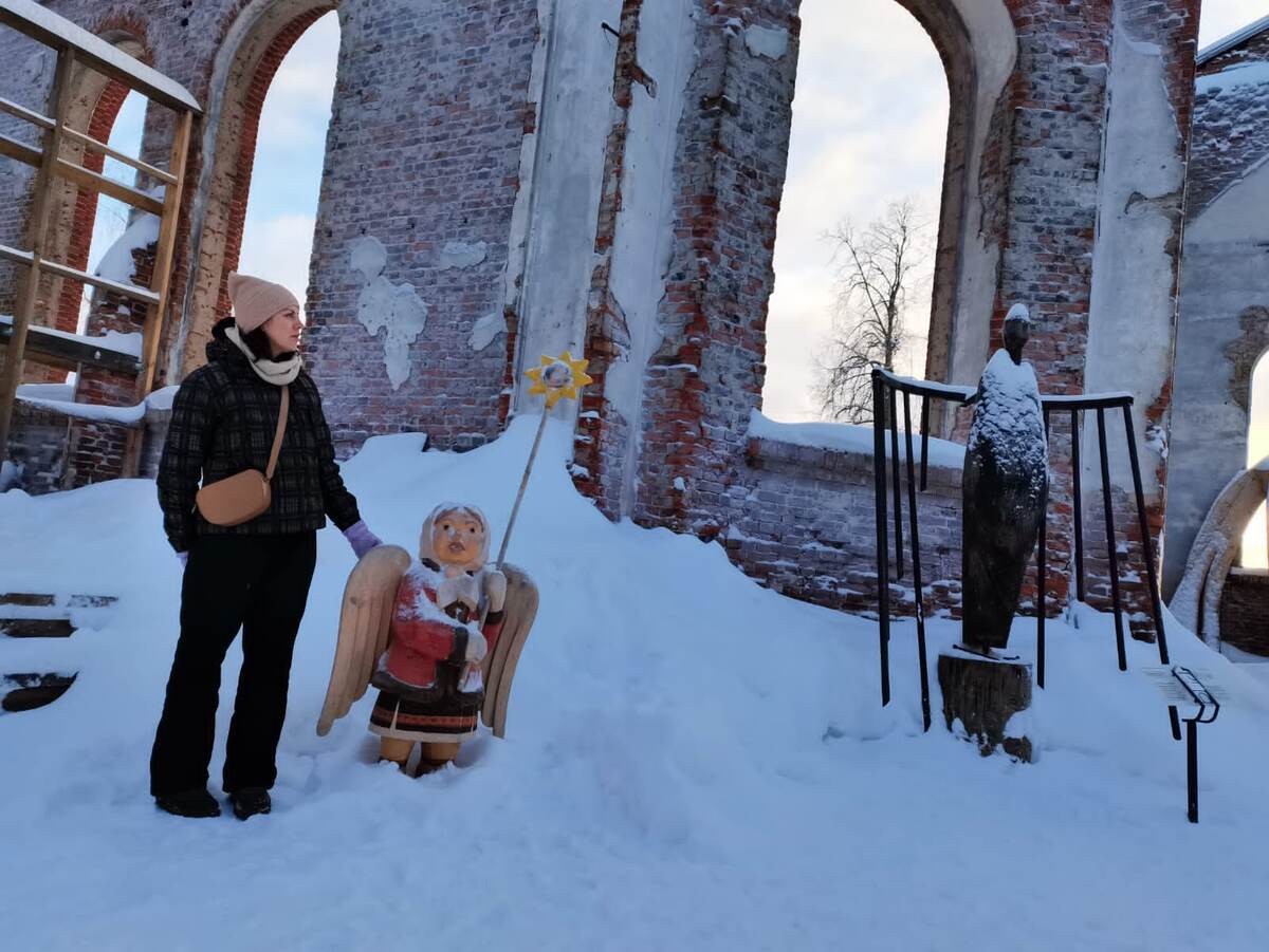 Внутри кирхи «Город ангелов»